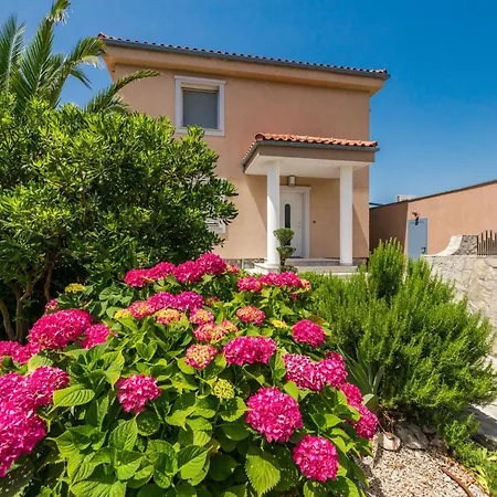 Ceca C - Hr-09143-01 By Interhome * Crikvenica